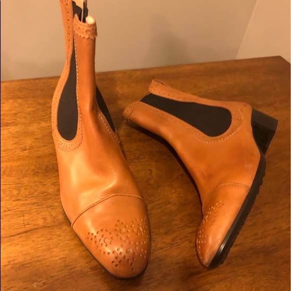 Unworn Tods Italian ankle boots